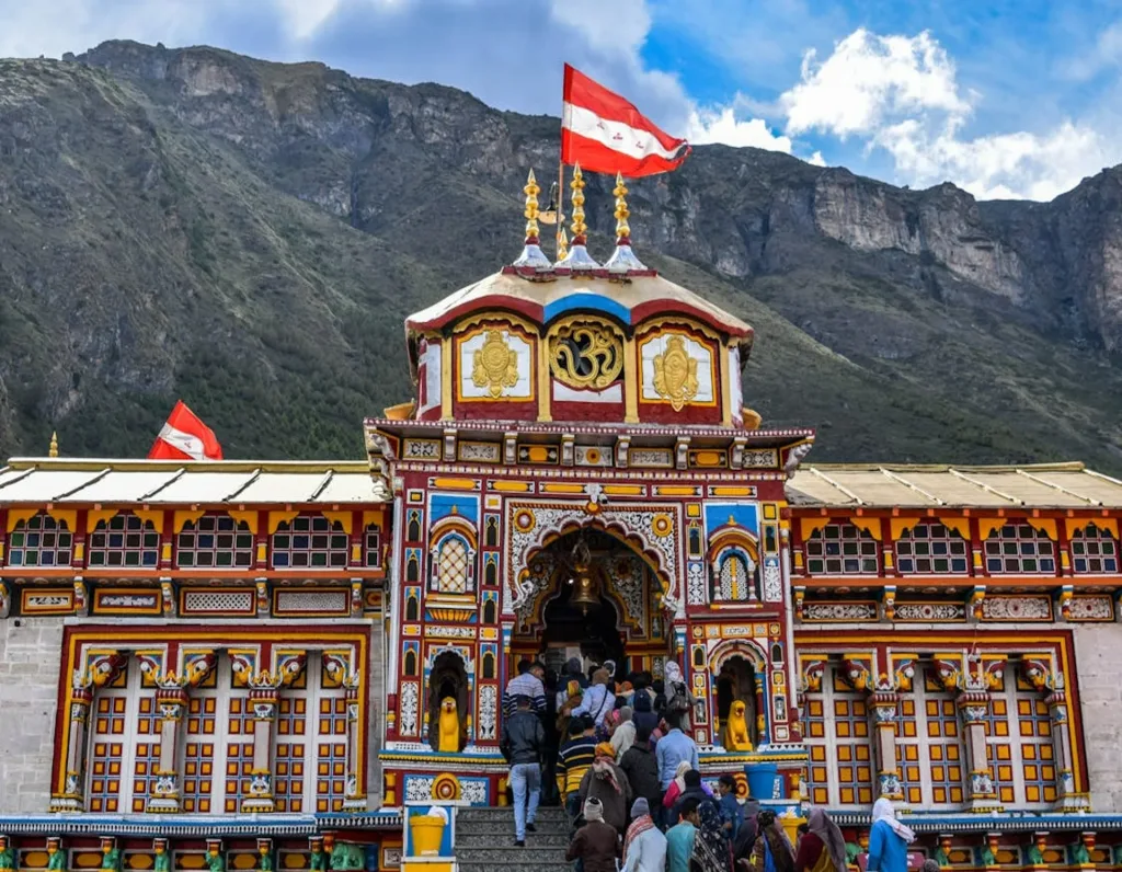 Experienced tour managers and guides